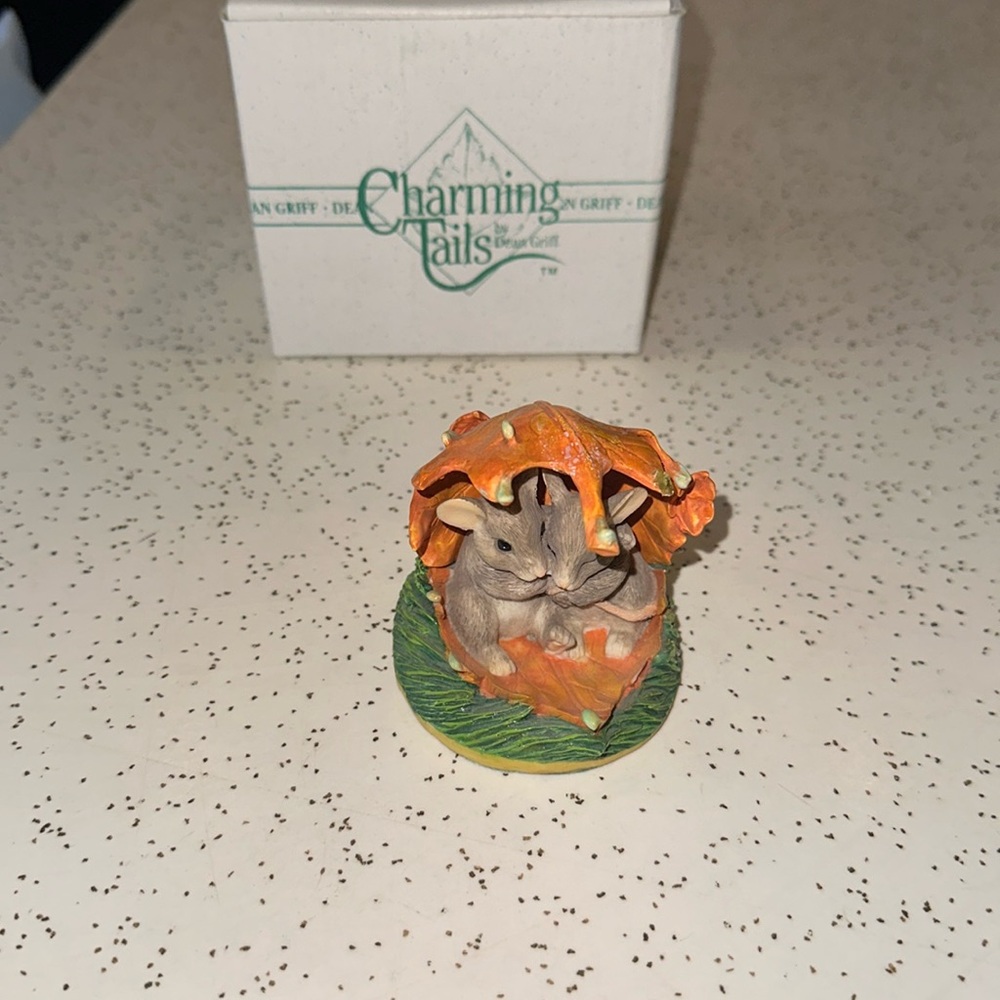 Vintage Charming Tails We’ll Weather the Storm 97/722 Signed by Dean Griff 1996!